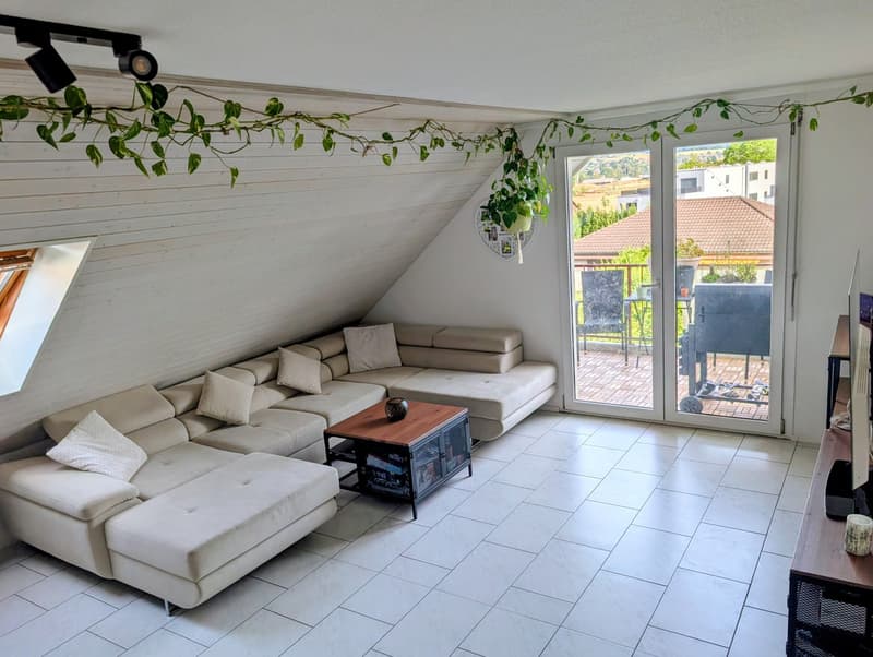 Charmante 5-Zimmer-Maisonette-Wohnung in Wahlen b. Laufen  Ruhige Lage mit schöner Aussicht (2)