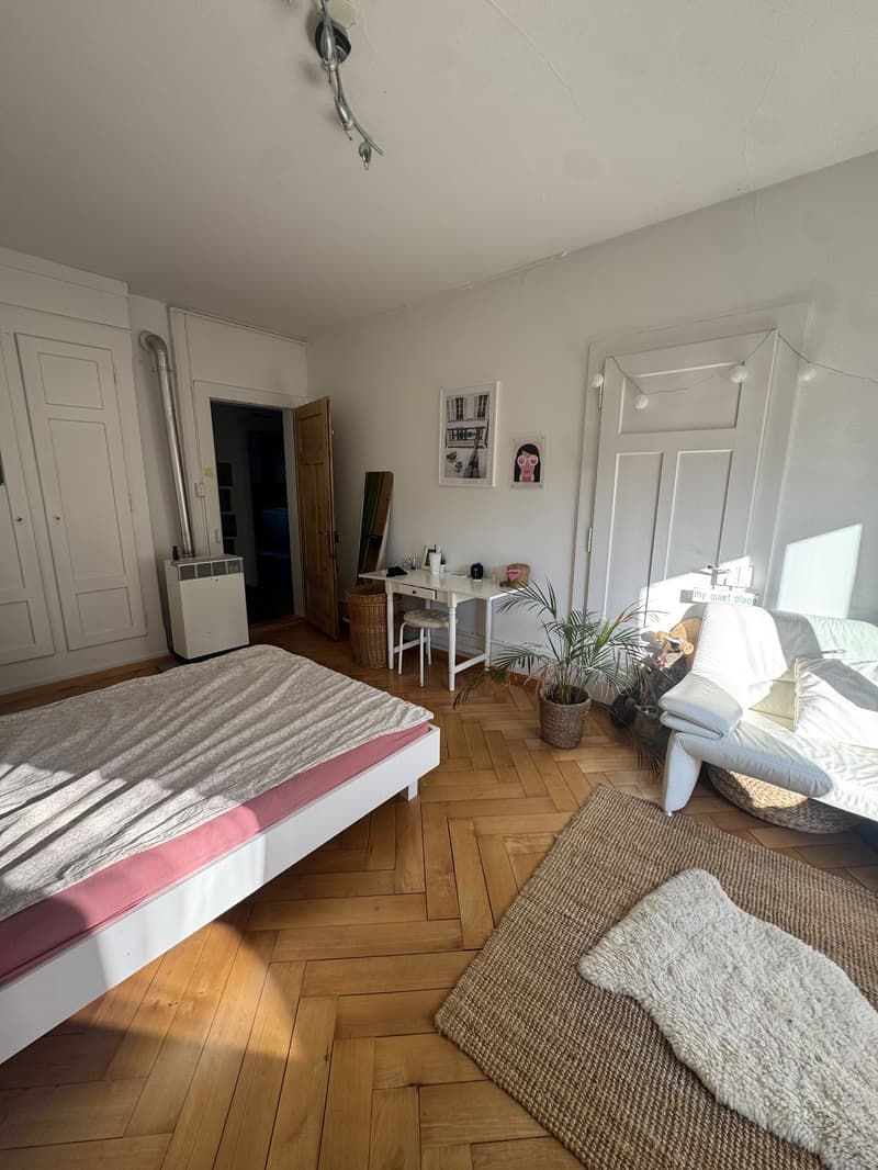 Charmante 2½-Zimmer-Altbauwohnung mit Balkon im beliebten Länggassquartier (3)