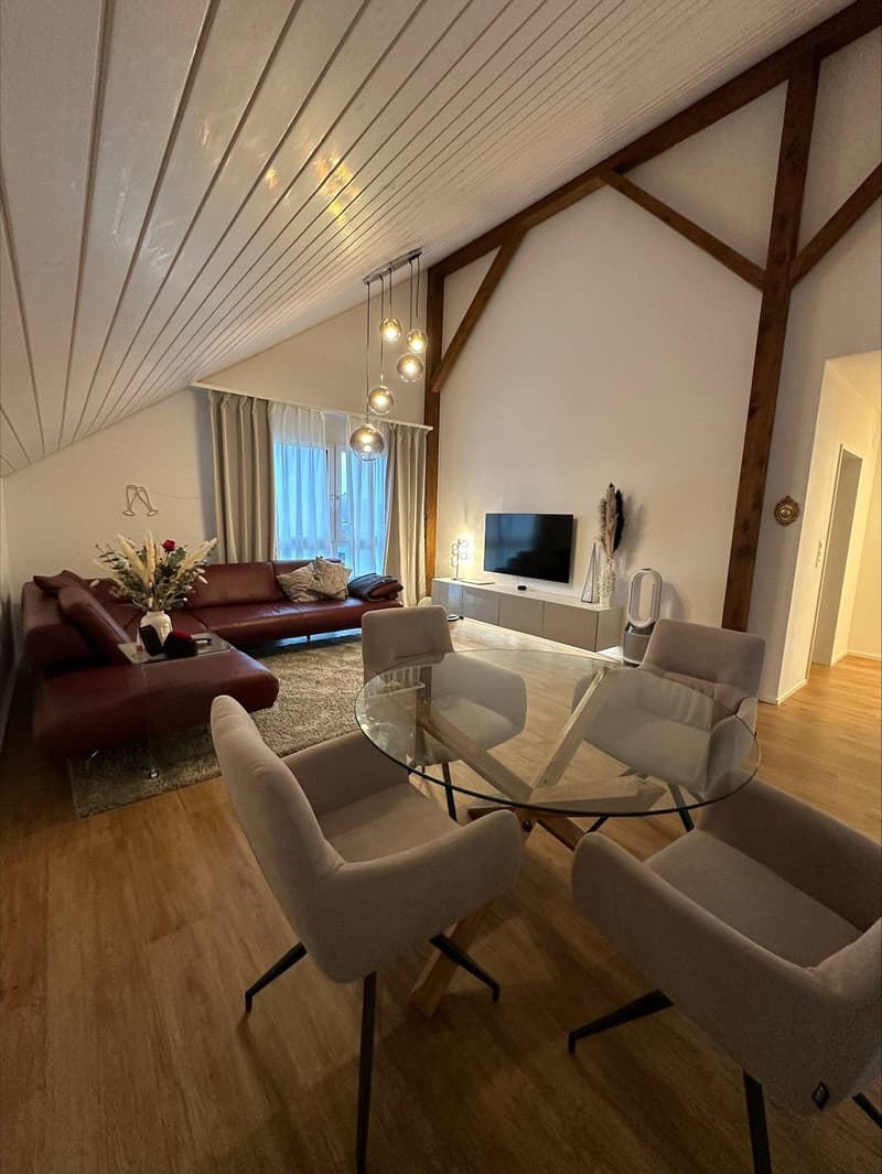 Schöne 2.5 Zimmer Wohnung (4)
