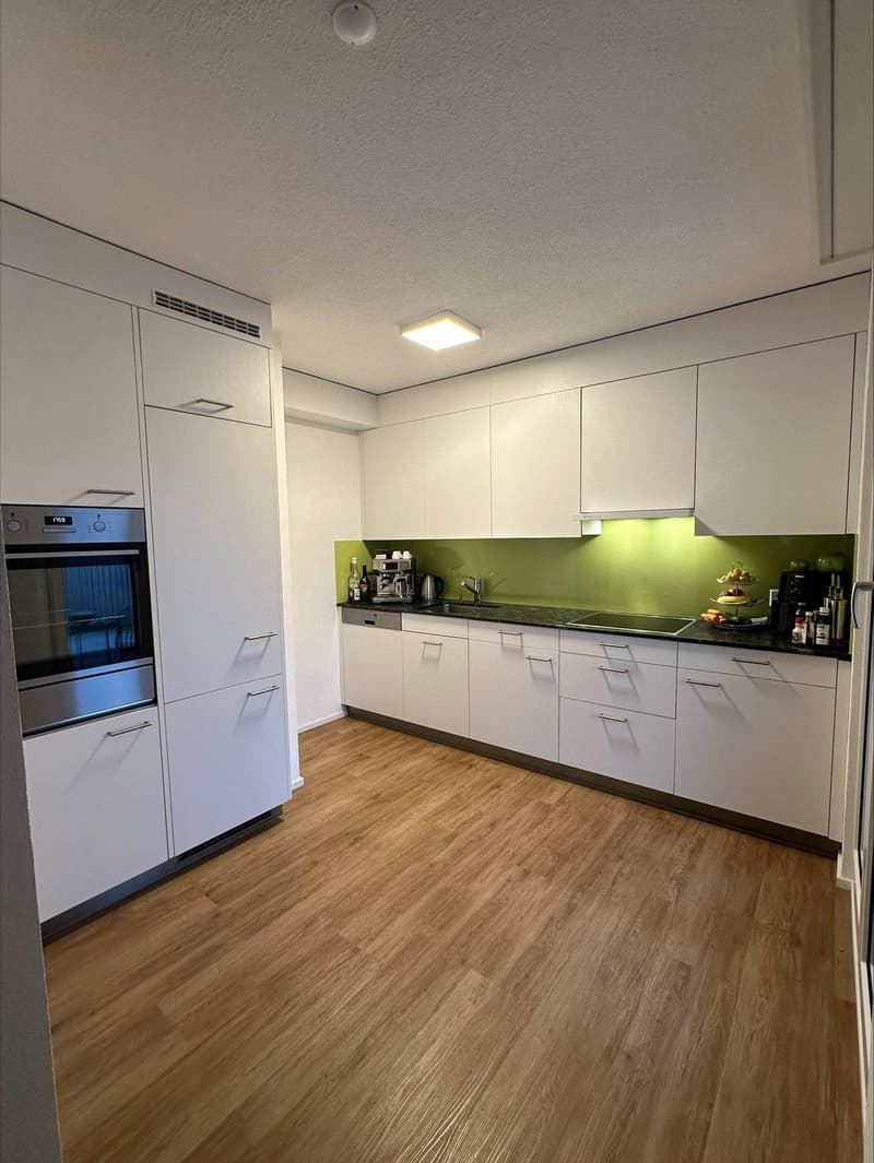 Schöne 2.5 Zimmer Wohnung (7)