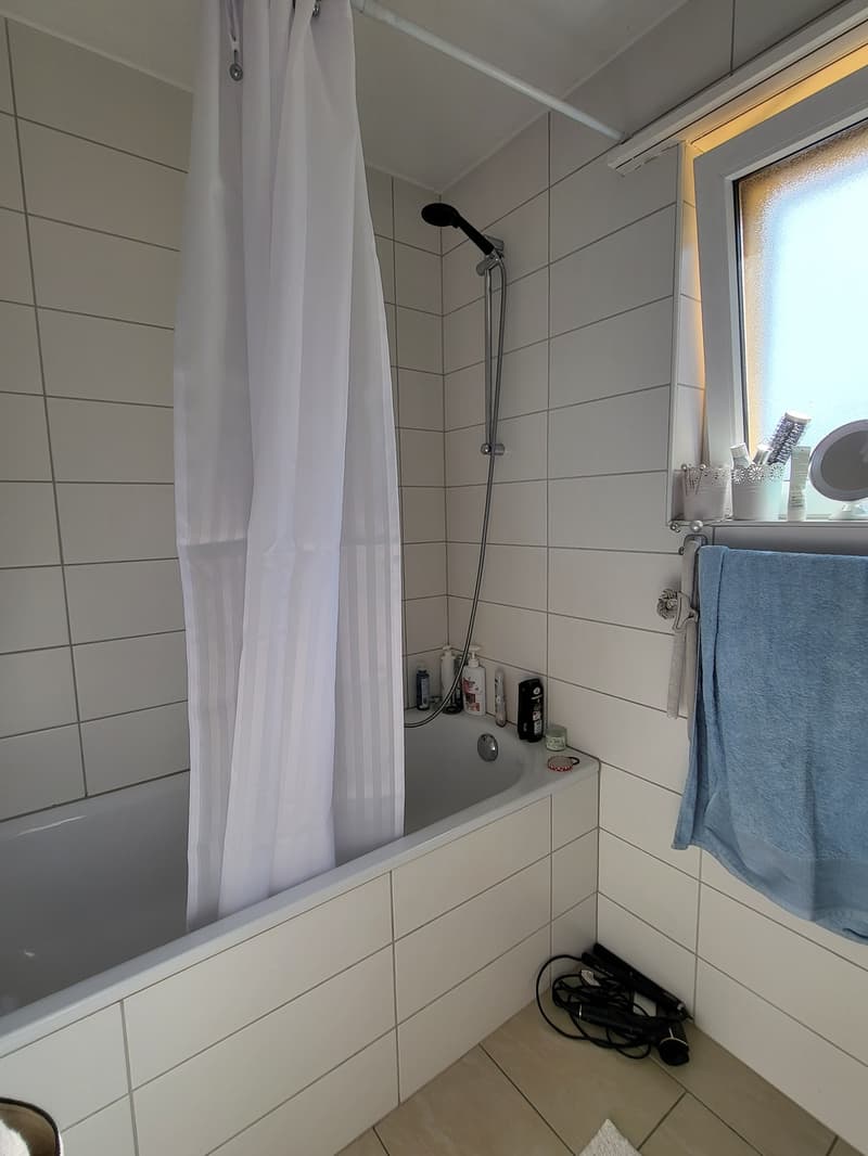 Familienfreundliche, geräumige, 4 ZI Wohnung (5)