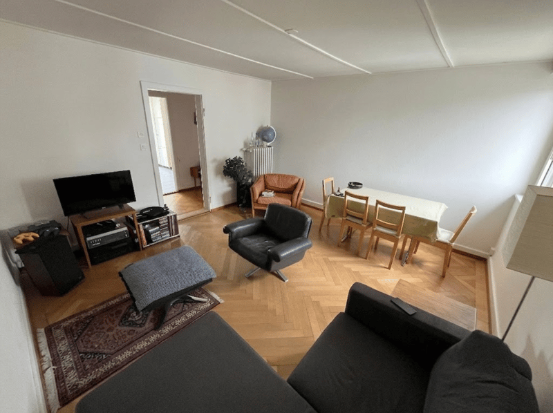 Gemütliche 4-Zimmer Wohnung mit Altbaucharme im Bifang-Quartier (1)