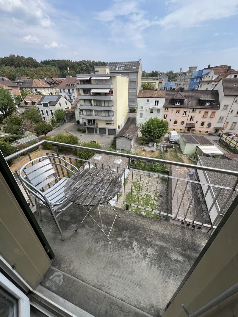 Gemütliche 4-Zimmer Wohnung mit Altbaucharme im Bifang-Quartier (6)