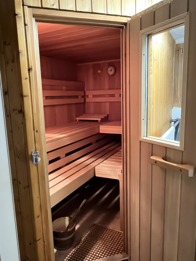 Grosses Dachzimmer in 4er WG / Spacious Attic Room in 4 Person Shared House (10)