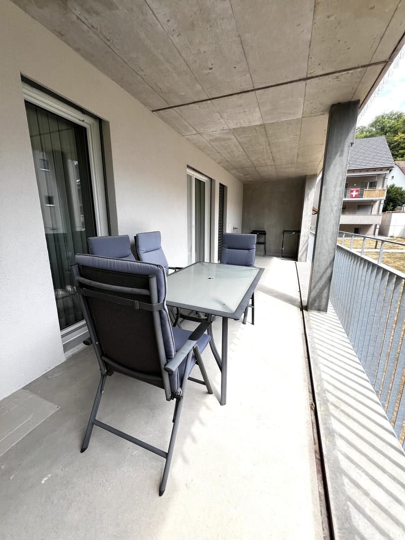 "Moderne 4.5-Zimmer-Neubauwohnung mit Balkon und schöner Aussicht in Wölflinswil" (3)