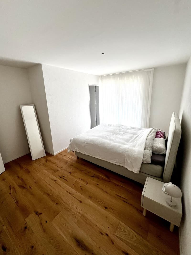 "Moderne 4.5-Zimmer-Neubauwohnung mit Balkon und schöner Aussicht in Wölflinswil" (9)