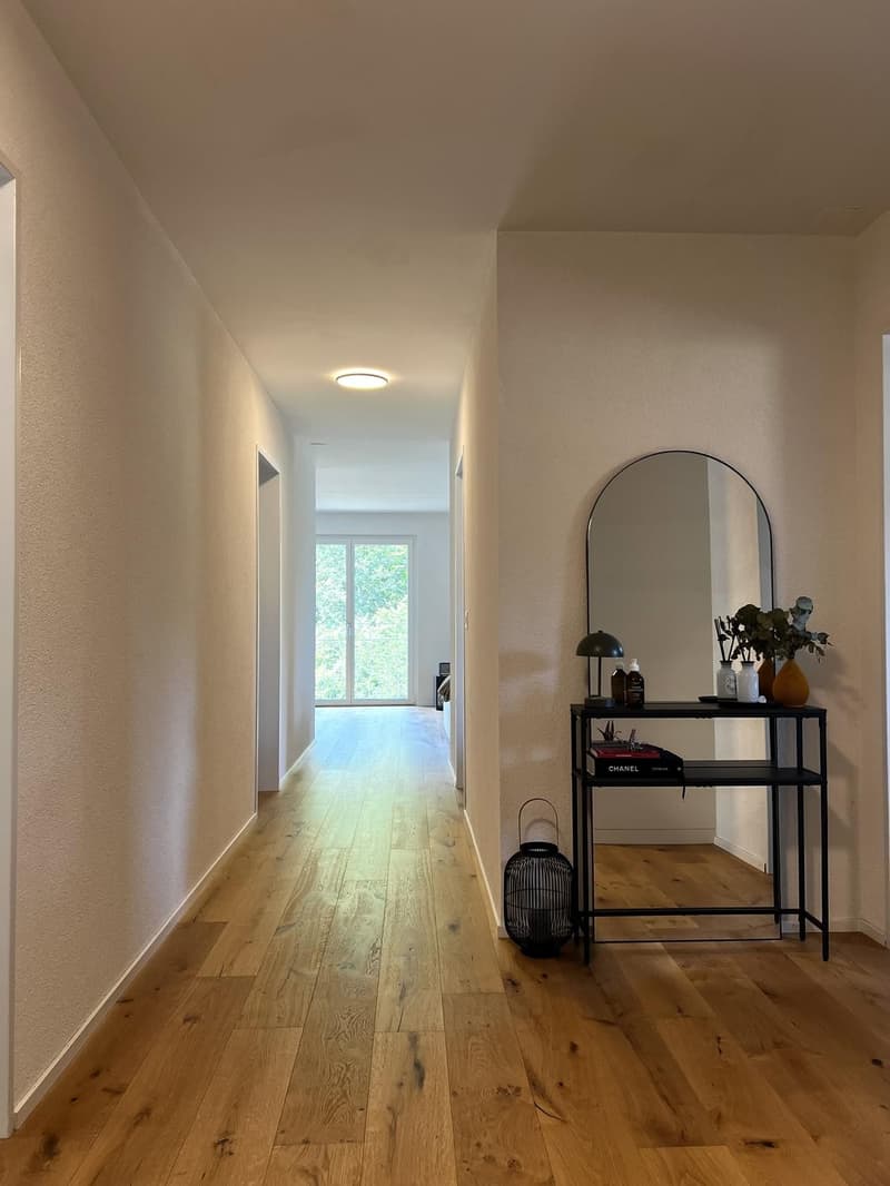 "Moderne 4.5-Zimmer-Neubauwohnung mit Balkon und schöner Aussicht in Wölflinswil" (10)