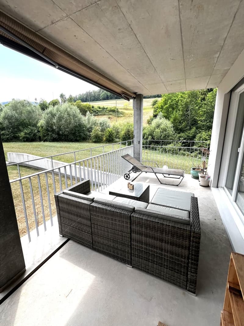 "Moderne 4.5-Zimmer-Neubauwohnung mit Balkon und schöner Aussicht in Wölflinswil" (4)