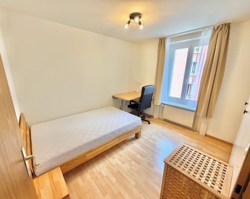 Zentrales Zimmer mitten im Kreis 4 :) (2)
