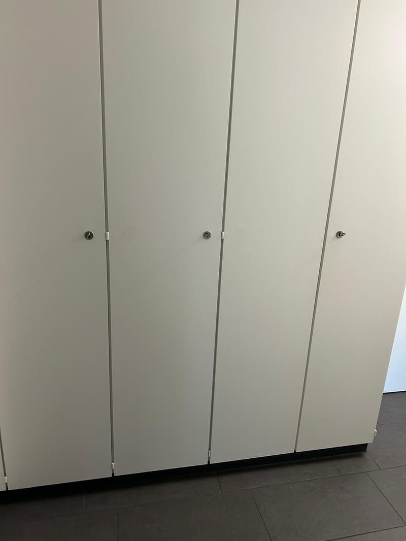 Helle und gepflegte 2.5-Zimmer-Wohnung mit grossem Balkon (9)