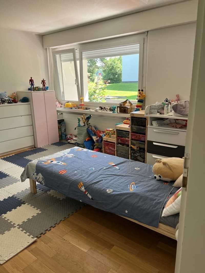 Spacious family apartment with private playground access in Zollikerberg (5)