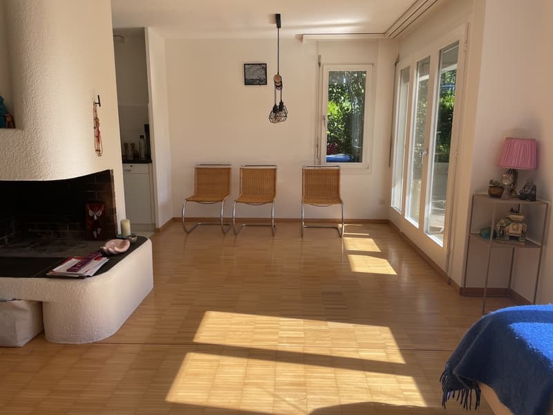 Cheminée, Badewanne mit Fenster, Terrasse & Garten in Küsnacht (6)