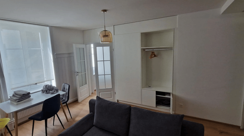2.5-Zimmer rennovierte Altbau Wohnung (2)