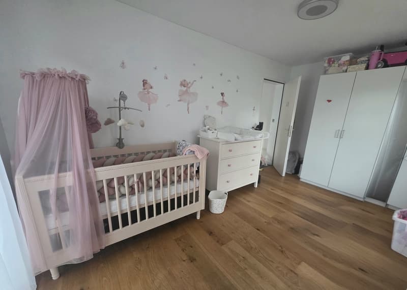 Moderne 4.5-Zimmer-Wohnung im Eigentumsstandard (5)