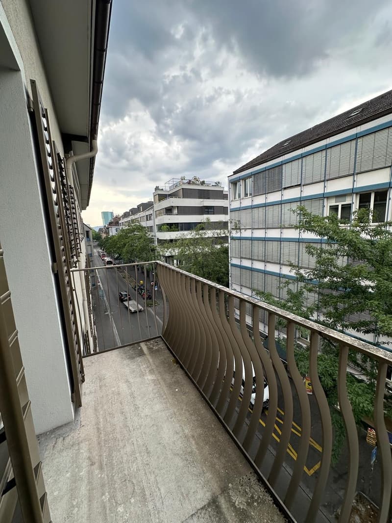 Zimmer mit privatem Balkon in Maisonette Wohnung 3er-WG (12)