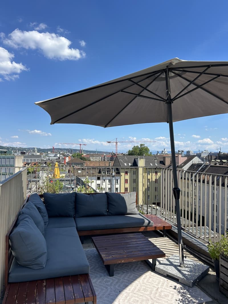 Zimmer mit privatem Balkon in Maisonette Wohnung 3er-WG (4)