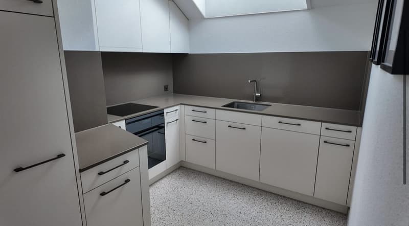 helle 2 1/2 Zimmer-Wohnung mit Balkon und Chminee (3)