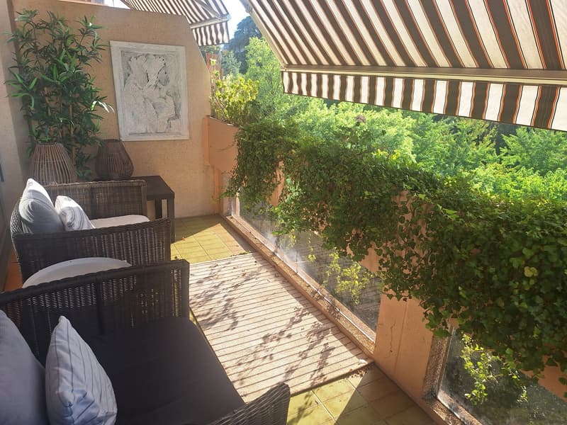 3-Bedroom Apartment Overlooking Private Park in Malagnou Lease Takeover (2)
