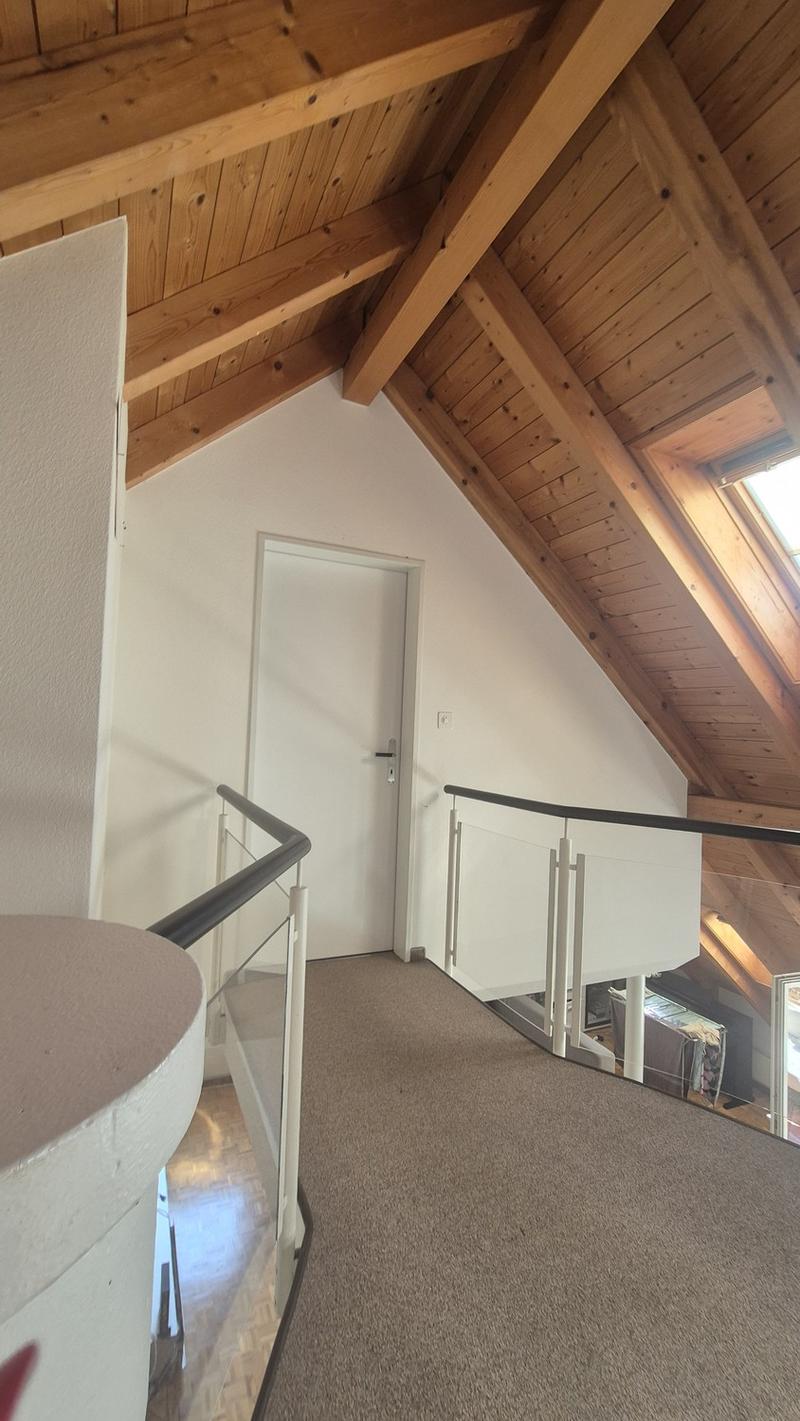 Schönes Dachgeschoss WG Zimmer im.Herzen von Bülach (5)