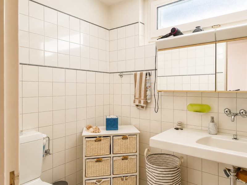 Helle Wohnung mit Kamin und Seesicht (13)