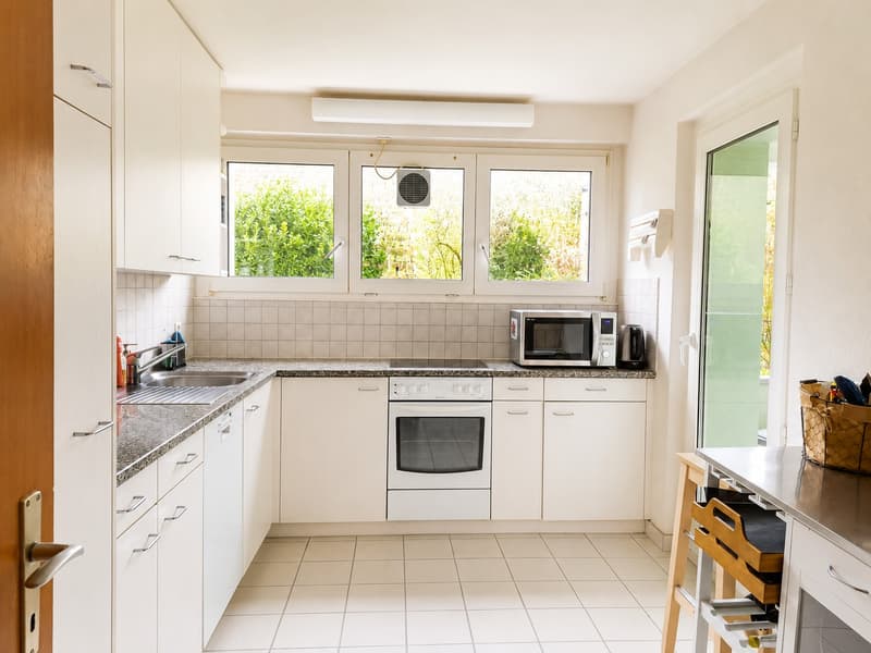 Helle Wohnung mit Kamin und Seesicht (10)