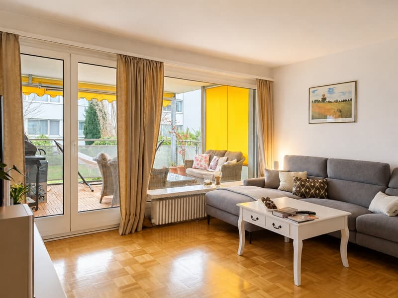 Helle Wohnung mit Kamin und Seesicht (6)