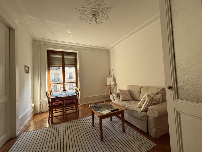 Furnished room to sublet for student or young professional (3)