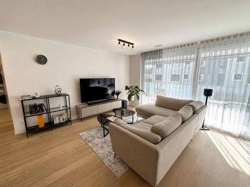 2.5-Zimmer-Wohnung, grosser Balkon, voll möbliert (flexibel befristet von 11.26.-03.27) (1)