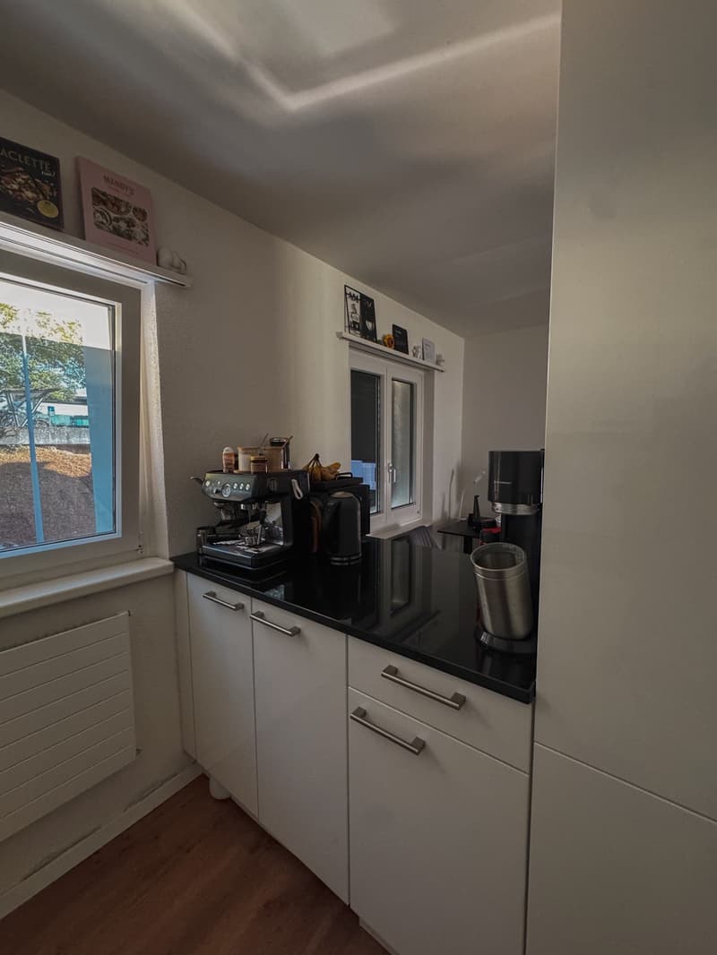 Moderne, lichtdurchflutete 2.5-Zimmer-Wohnung mit 15m² Balkon ruhig & direkt beim Bahnhof Möhlin (4)