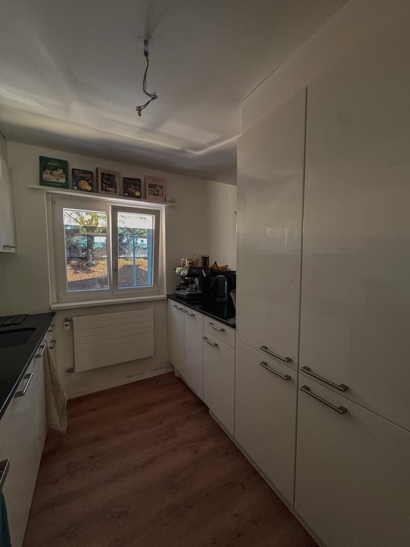 Moderne, lichtdurchflutete 2.5-Zimmer-Wohnung mit 15m² Balkon ruhig & direkt beim Bahnhof Möhlin (3)