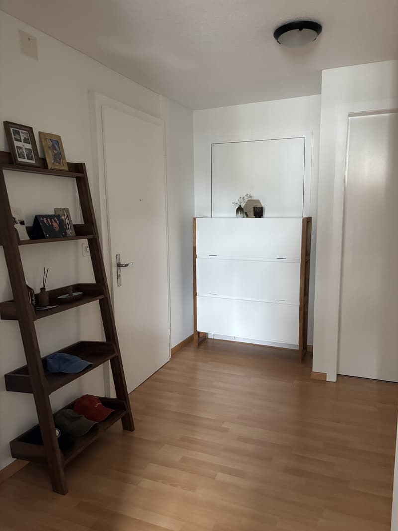 Zimmer in 2er WG frei (2)