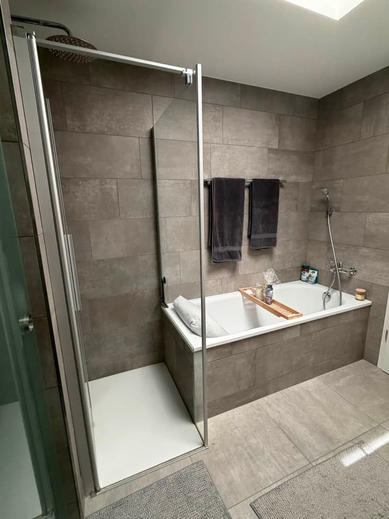 Nachmieter gesucht Moderne 3.5-Zimmer-Attikawohnung mit 46 m² Terrasse Niederwil AG ab 01.11.2026 (6)