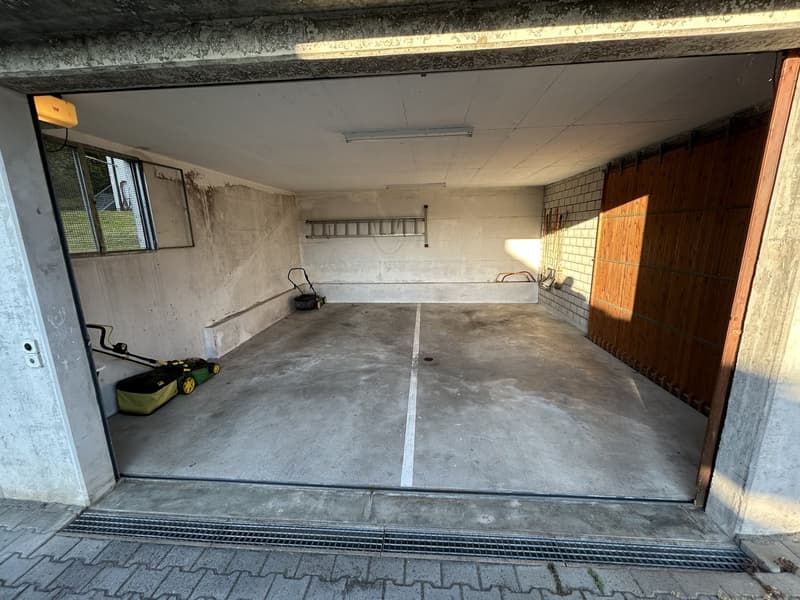 Garage für 2 Autos (75 CHF je Platz)