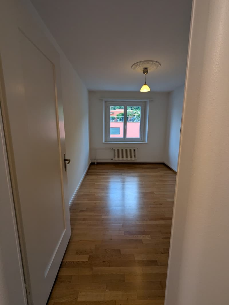 Separates Büro + Schlafzimmer in 2er WG (4)