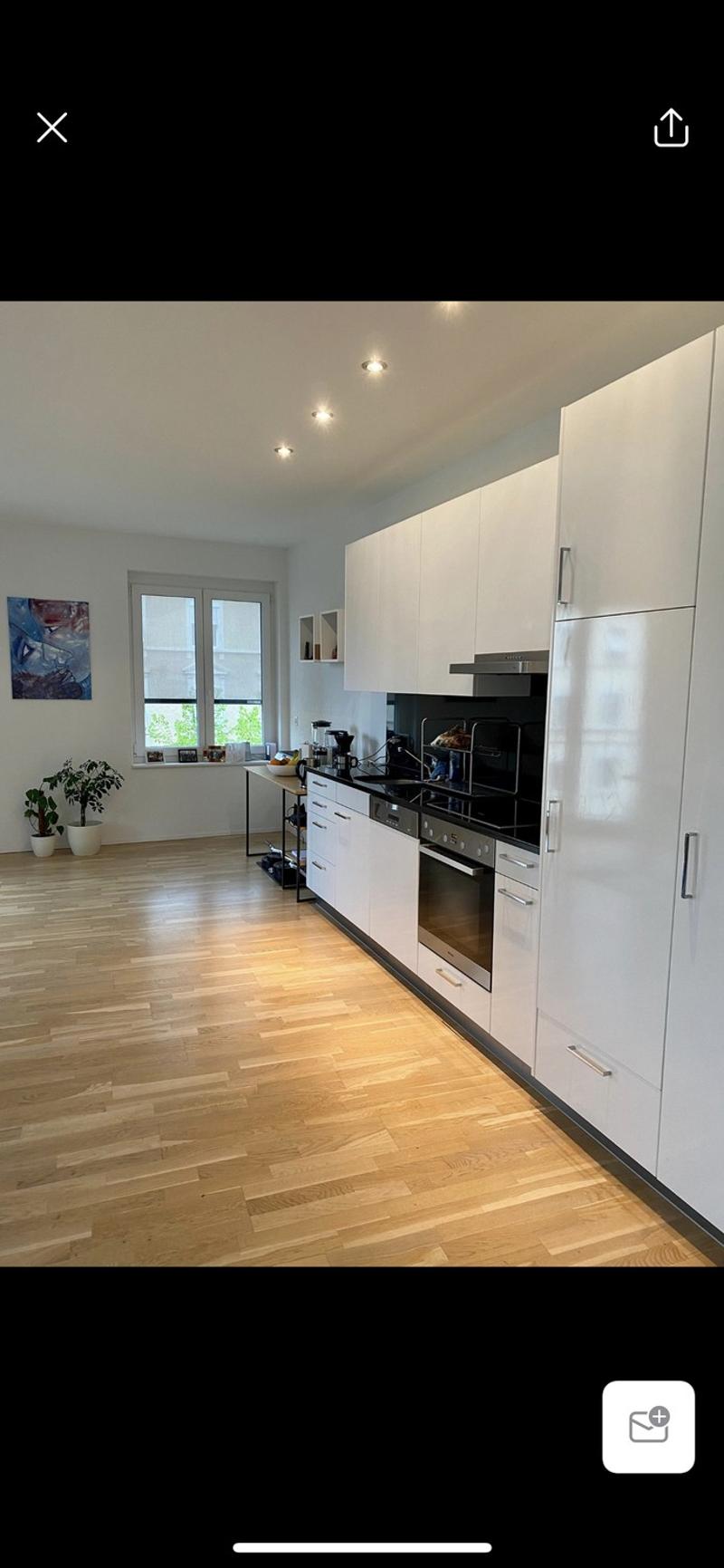Helle 2.5 Zimmer Wohnung mit Balkon in Wiedikon (2)