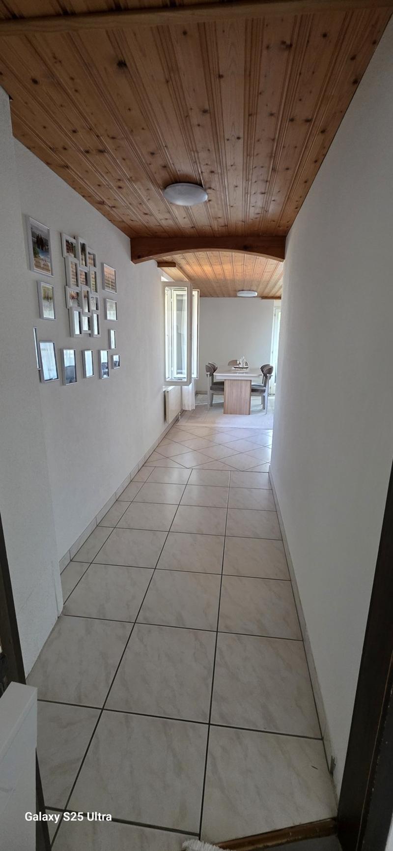Nachmieter gesucht 6244 LuzernFür unser schönes, großes und ruhiges Zuhause an der **Im Winkel 8, 6244 Luzern**, suchen wir **ab sofort einen Nachmieter**. **3.5-Zimmer-Wohnung** Sehr ruhige und dennoch zentrale Lage Kita sowie Primar- und Sekundarschul (8)