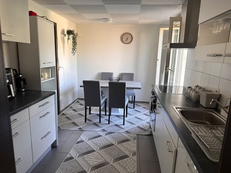 Nachmieter gesucht 6244 LuzernFür unser schönes, großes und ruhiges Zuhause an der **Im Winkel 8, 6244 Luzern**, suchen wir **ab sofort einen Nachmieter**. **3.5-Zimmer-Wohnung** Sehr ruhige und dennoch zentrale Lage Kita sowie Primar- und Sekundarschul (10)