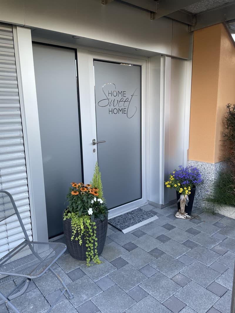 Helle 3.5-Zimmer-Gartenwohnung mit grosszügigem Sitzplatz in Bazenheid (2)