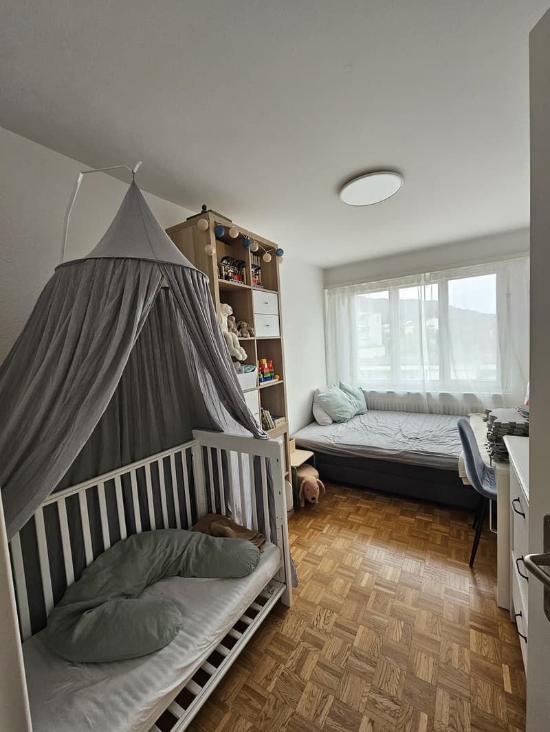 Helle und sonnige Wohnung mit traumhaftem Bergblick in ruhiger Lage (6)