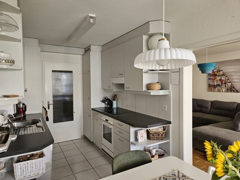Helle und sonnige Wohnung mit traumhaftem Bergblick in ruhiger Lage (4)
