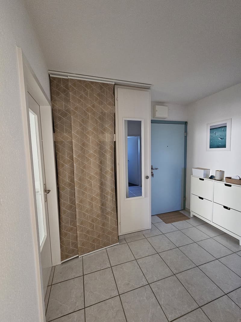 Helle und sonnige Wohnung mit traumhaftem Bergblick in ruhiger Lage (8)