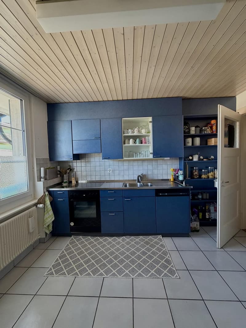 Schöne Altbauwohnung mit Charme an zentraler Lage (8)