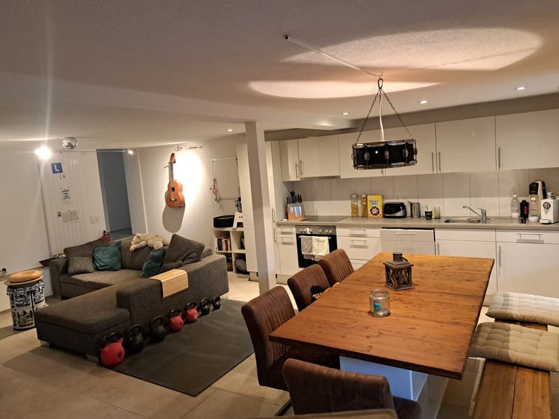 2 1/2 Zimmer Wohnung mit 75m² (1)