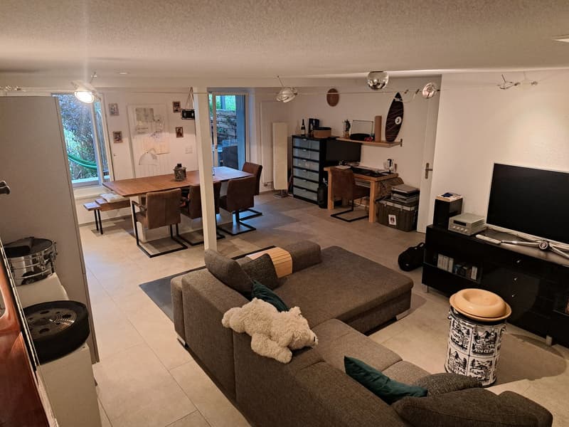 2 1/2 Zimmer Wohnung mit 75m² (2)