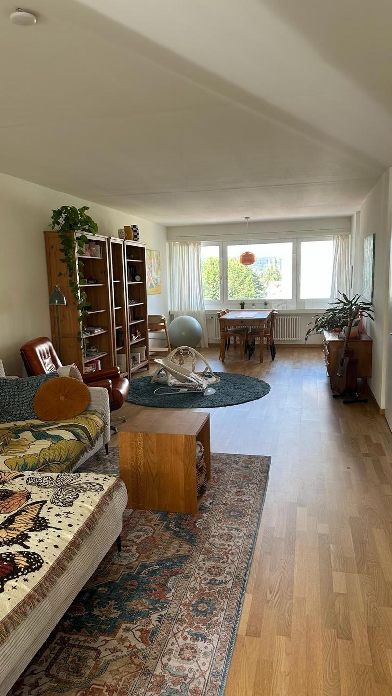 Helle und gemütliche 3½-Zimmer-Wohnung in ruhiger und naturnaher Lage im Zollikerberg (2)