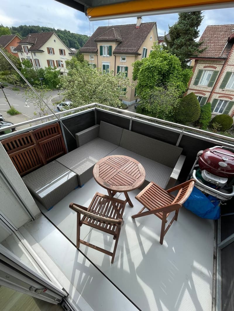 Befristet: Möbliertes WG-Zimmer für 2 Monate (4)