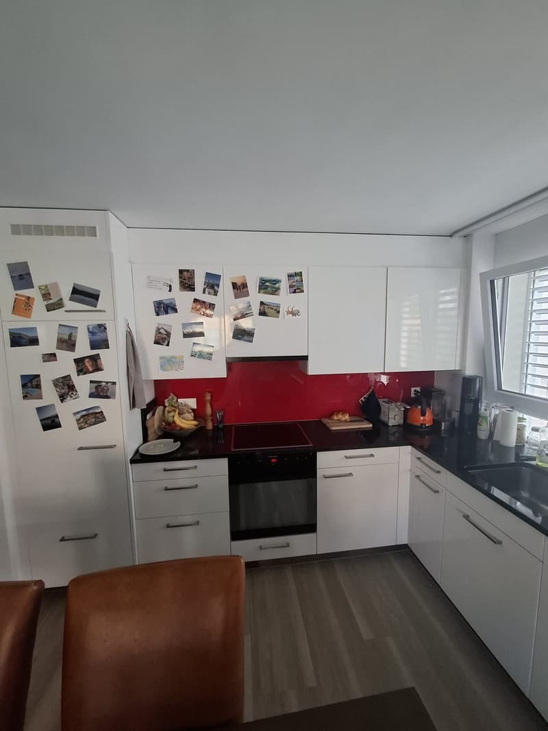 Befristet: Möbliertes WG-Zimmer für 2 Monate (3)