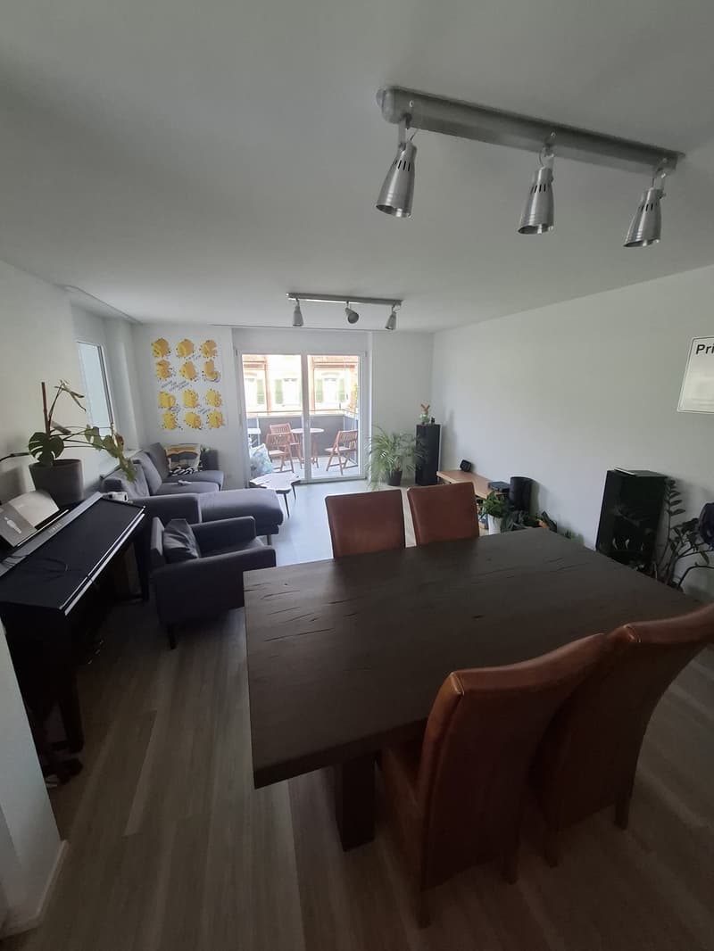 Befristet: Möbliertes WG-Zimmer für 2 Monate (2)