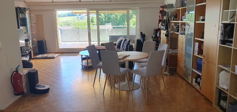 Verstärkung für unsere 3er-WG gesucht mit 9,8m² Zimmer (1)