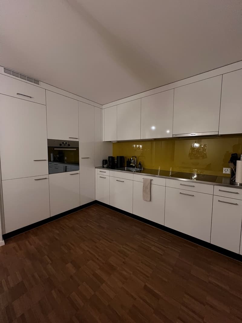 Möblierte 2.5-Zimmer-Wohnung an zentraler Lage ca. 6 Monate (2)